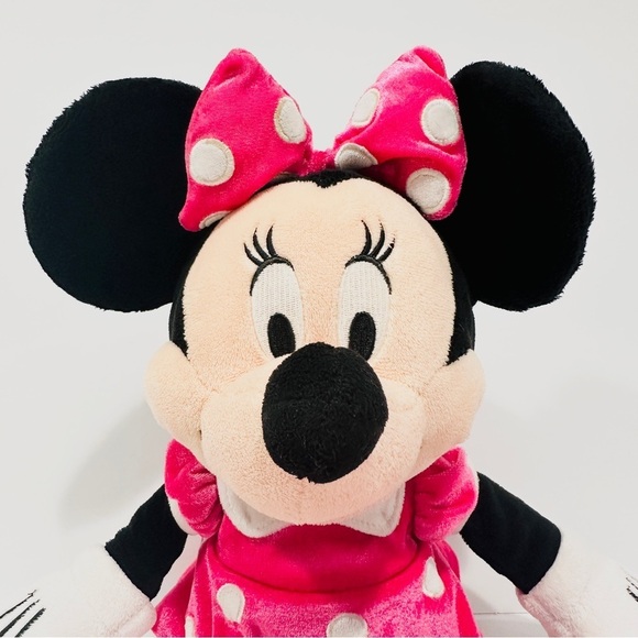 Disney Store Exclusive Minnie Mouse Pink Outfit Plush - Picture 2 of 7